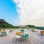 Flamigo Cat Ba Resort Apartment
