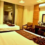 Carina Hotel