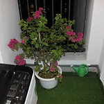 Sweethome1-Can Ho 42M2 Co Bep, Phong Tam Nong Lanh Tai Ha Long