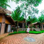 May Tropical Villas 2