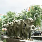 Elephants Hotel