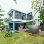 Flamingos Villa Happy Bt