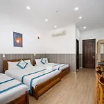 Nice House Hotel - Near My Khe Beach