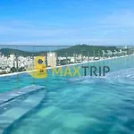 Maxtrip Homestay Luxury - Beachfront - Infinity Pool