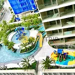 Maxtrip Homestay Luxury - Beachfront - Infinity Pool