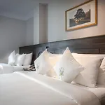 Cochin Zen Hotel