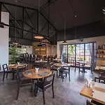 The Alcove Library Hotel