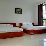Hai Trai Tim Hong