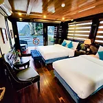 Cat Ba Ocean Cruise
