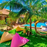 MAY Bungalow