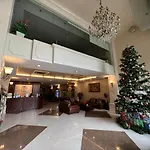 RedDoorz Premium White Lion Hotel