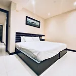 The Costa Central And Luxury 2 Bedrooms