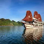 V\'Spirit Cruise
