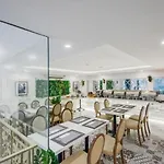 Bella Merry Hotel And Apartment