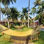 Hon Rom Central Beach Resort