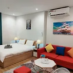 Golden Sunshine Studio-Sea View &Nelflix Free