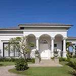 Melia Vinpearl Cua Hoi Beach Resort