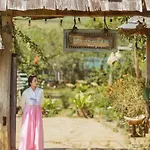 Tiem Ca Phe Mer Homestay & Coffee Moc Chau