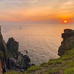 Khach San Nghinh Phong Beach Tuy Hoa