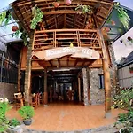 A Lu Homestay & Trekking