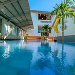 Familia Resort