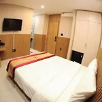 Lahona Hotel