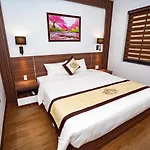 Navy Hotel Ha Long