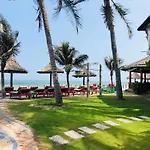 Full Moon Beach Resort