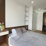 Bedroom Bliss With Breathtaking Views-Can Ho 2 Pn Tang Cao, Nhin Thang Ra Bien.