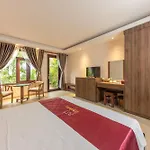 La Paloma Resort