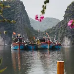 Lan Ha Floating Homestay