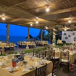 Hon Cau Resort & Restaurant