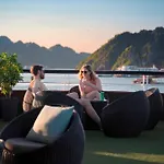 Le Theatre Cruises - Wonder On Lan Ha Bay