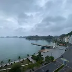Dolphin Hotel