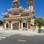 Nhà dân Flame Flowers