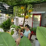 Nhà dân Flame Flowers