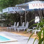 Van Phat Riverside Hotel