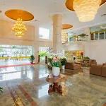 Van Phat Riverside Hotel