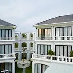 Moodhoian Riverside Resort & Spa