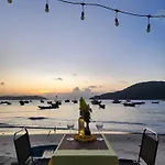 Monkey Homestay & Bar