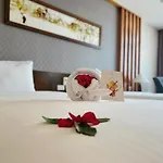 Muong Thanh Luxury Nhat Le Hotel