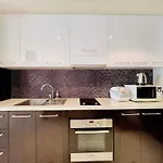 Rozy\'S Cozy Beachfront Apartment