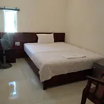 Gold Hotel