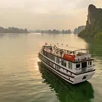 Cozy Bay Cruise
