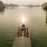 Cozy Bay Cruise