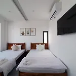 Hero Hostel & Billiards