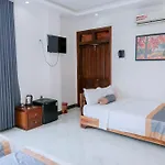 Khách sạn Hoàng My