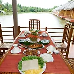 Tra Vinh Lodge