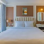 La Vague Hotel