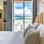 La Vague Hotel